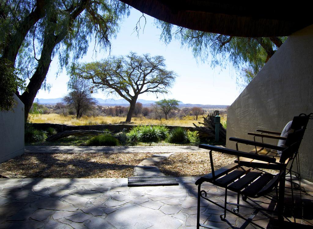 Auas Safari Lodge 温特和克 外观 照片