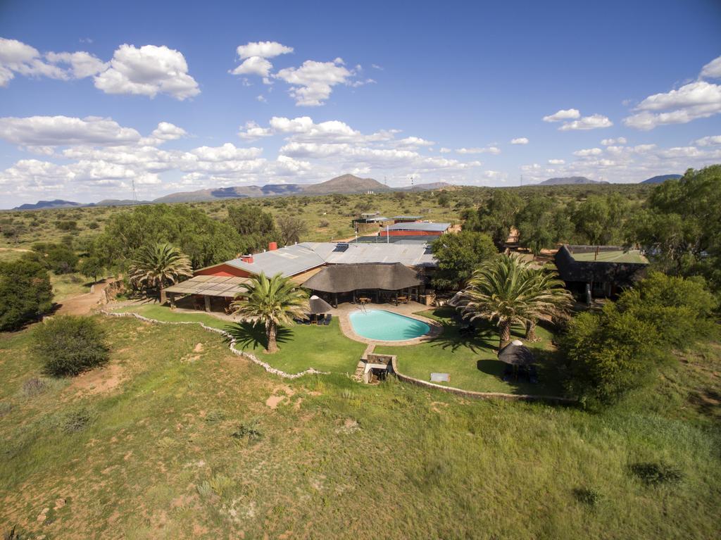 Auas Safari Lodge 温特和克 外观 照片