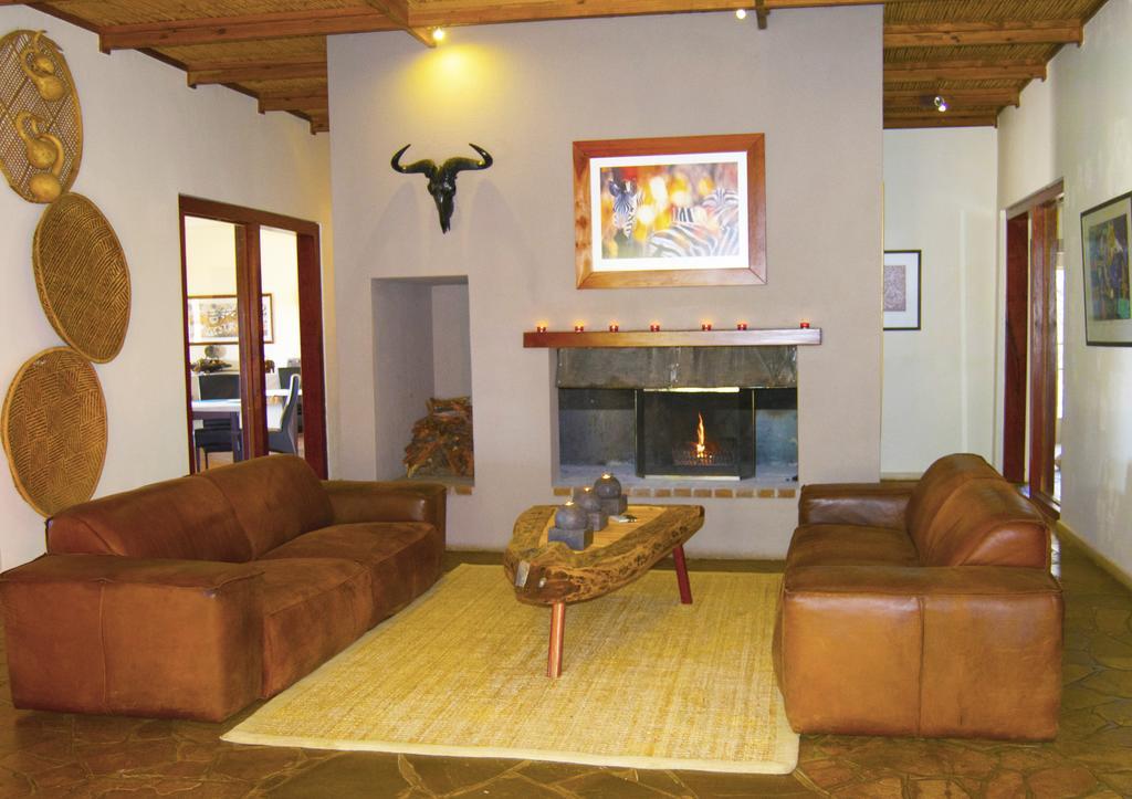 Auas Safari Lodge 温特和克 外观 照片