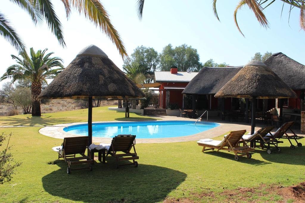 Auas Safari Lodge 温特和克 外观 照片