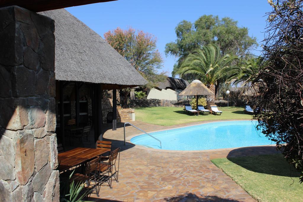 Auas Safari Lodge 温特和克 外观 照片