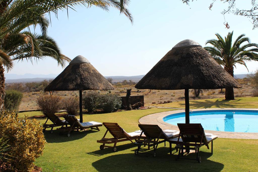 Auas Safari Lodge 温特和克 外观 照片