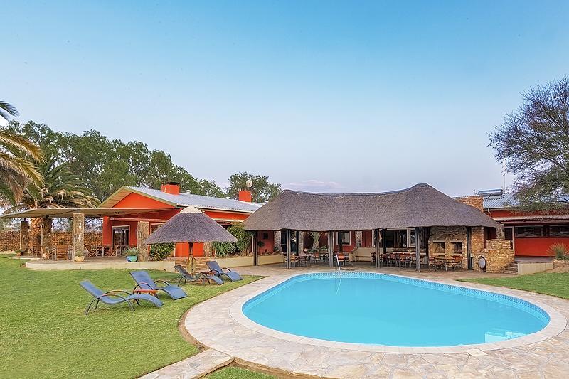 Auas Safari Lodge 温特和克 外观 照片