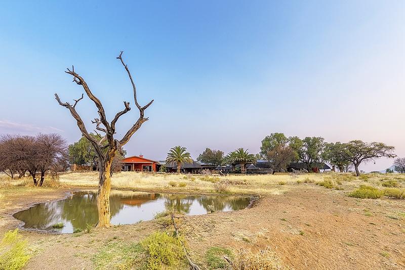 Auas Safari Lodge 温特和克 外观 照片