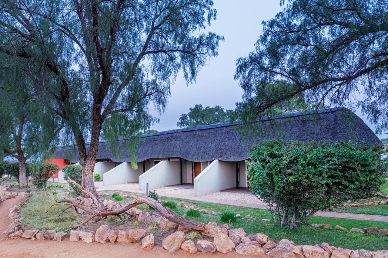 Auas Safari Lodge 温特和克 外观 照片